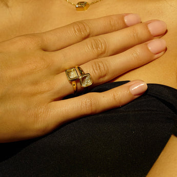 Neue Cushion Ring Petite Rings - Moritz Glik Ready to Ship diamonds