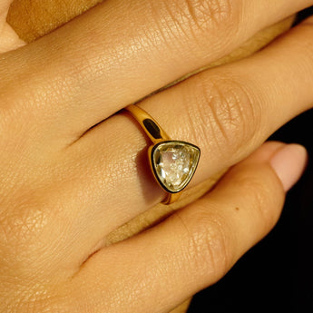 Neue Heart - ish Ring Rings - Moritz Glik Ready to Ship diamonds