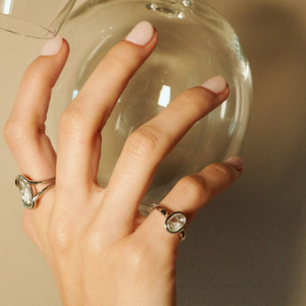 Neue Oval Ring Petite Rings - Moritz Glik Ready to Ship diamonds