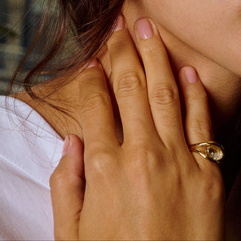 Cascavel East-West Ring Petite product_description_first_two_sentences - shop_name