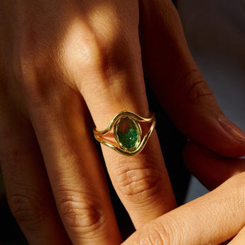 Cascavel Oval Ring Petite Emerald product_description_first_two_sentences - shop_name