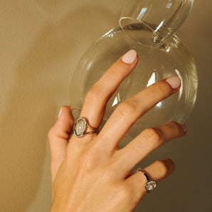 Cascavel Oval Ring Petite Ring - Moritz Glik diamonds