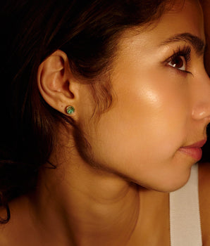Neue Circle Stud Earrings Emerald Earrings - Moritz Glik Ready to Ship emeralds