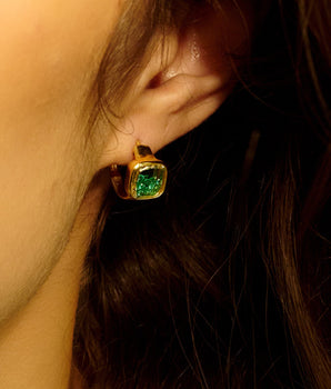Neue Cushion Huggie Earrings Emerald Earrings - Moritz Glik Ready to Ship emeralds