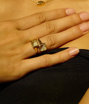 Neue Cushion Ring Petite Rings - Moritz Glik Ready to Ship diamonds