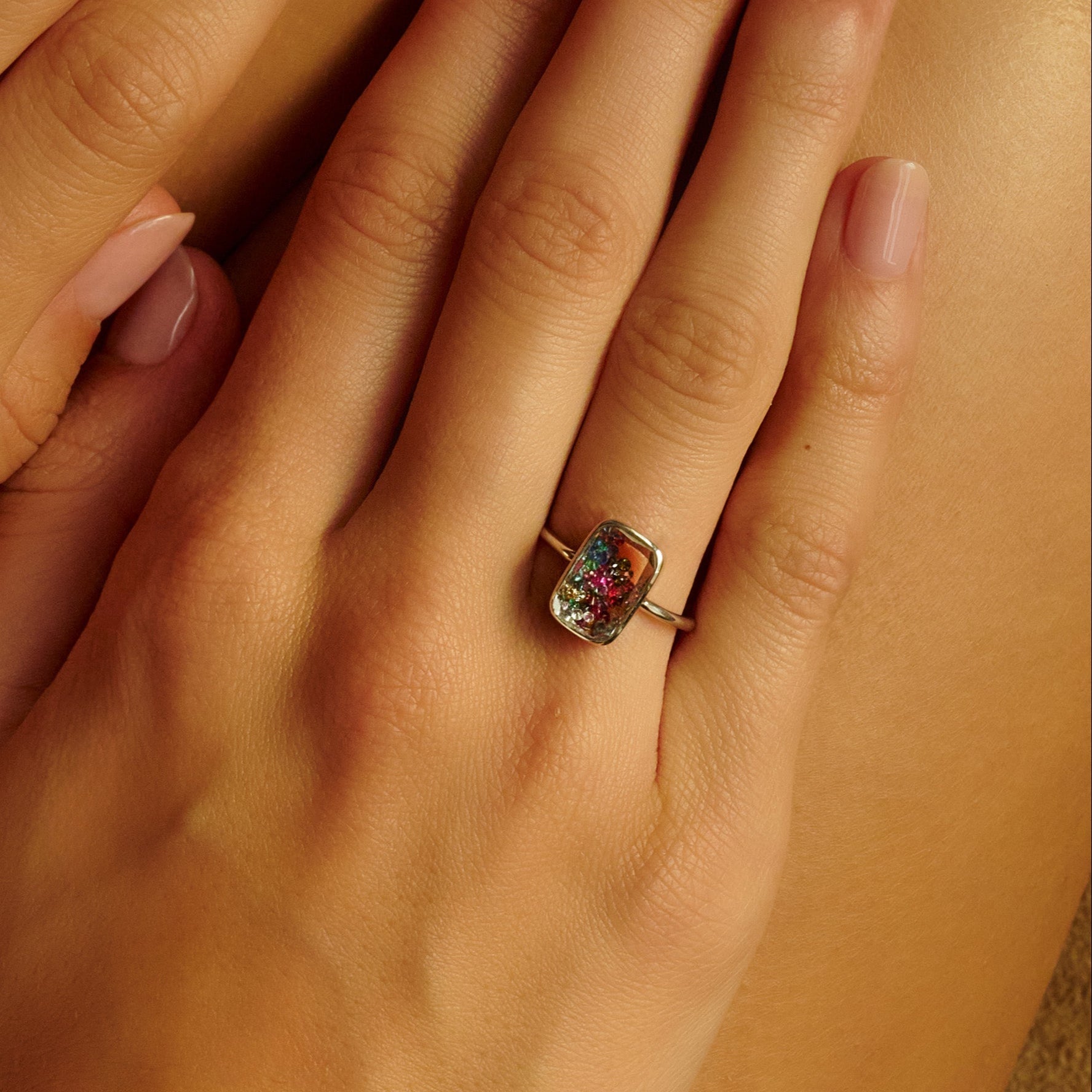 Ten Fourteen Petite Ring Confetti in 18k gold - Moritz Glik