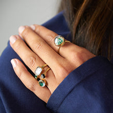 Load image into Gallery viewer, Bala Shaker Ring Rings - Moritz Glik diamonds emeralds Apura
