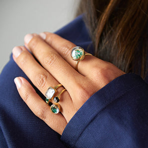 Bala Shaker Ring Rings - Moritz Glik diamonds emeralds Apura