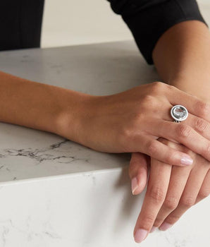 Curb Chain Enamel Ring Rings - Moritz Glik diamonds Enamel Apura