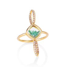 Load image into Gallery viewer, Laço Emerald Shaker Ring Rings - Moritz Glik emeralds fall edit Elos
