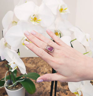 Material Ruby Shaker Ring Ring - Moritz Glik Enamel rubies Apura