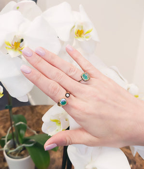 Orbita Enamel Ring Emerald Rings - Moritz Glik emeralds Enamel Apura